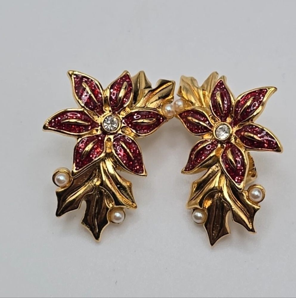 Vintage Poinsettia Clip On Earrings Red Enamel Gold Tone Avon Christmas